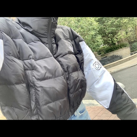 Blackpink Jennie Style Adidas Vintage 
